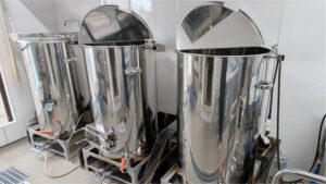Hot liquor tank, mash tun, and boil kettle