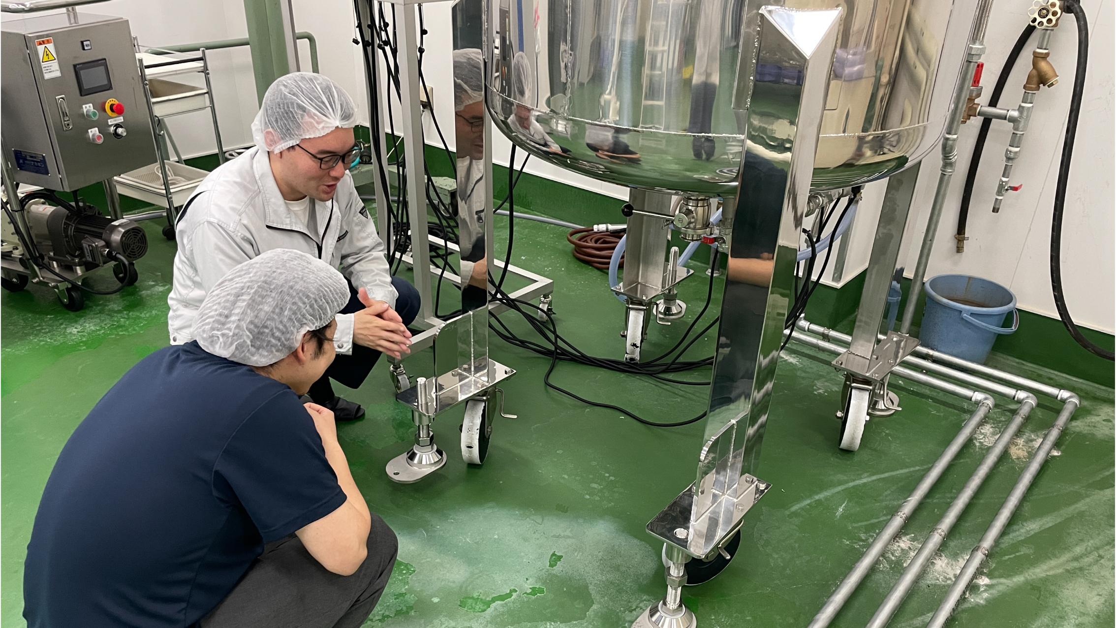 Discussing the operating procedure