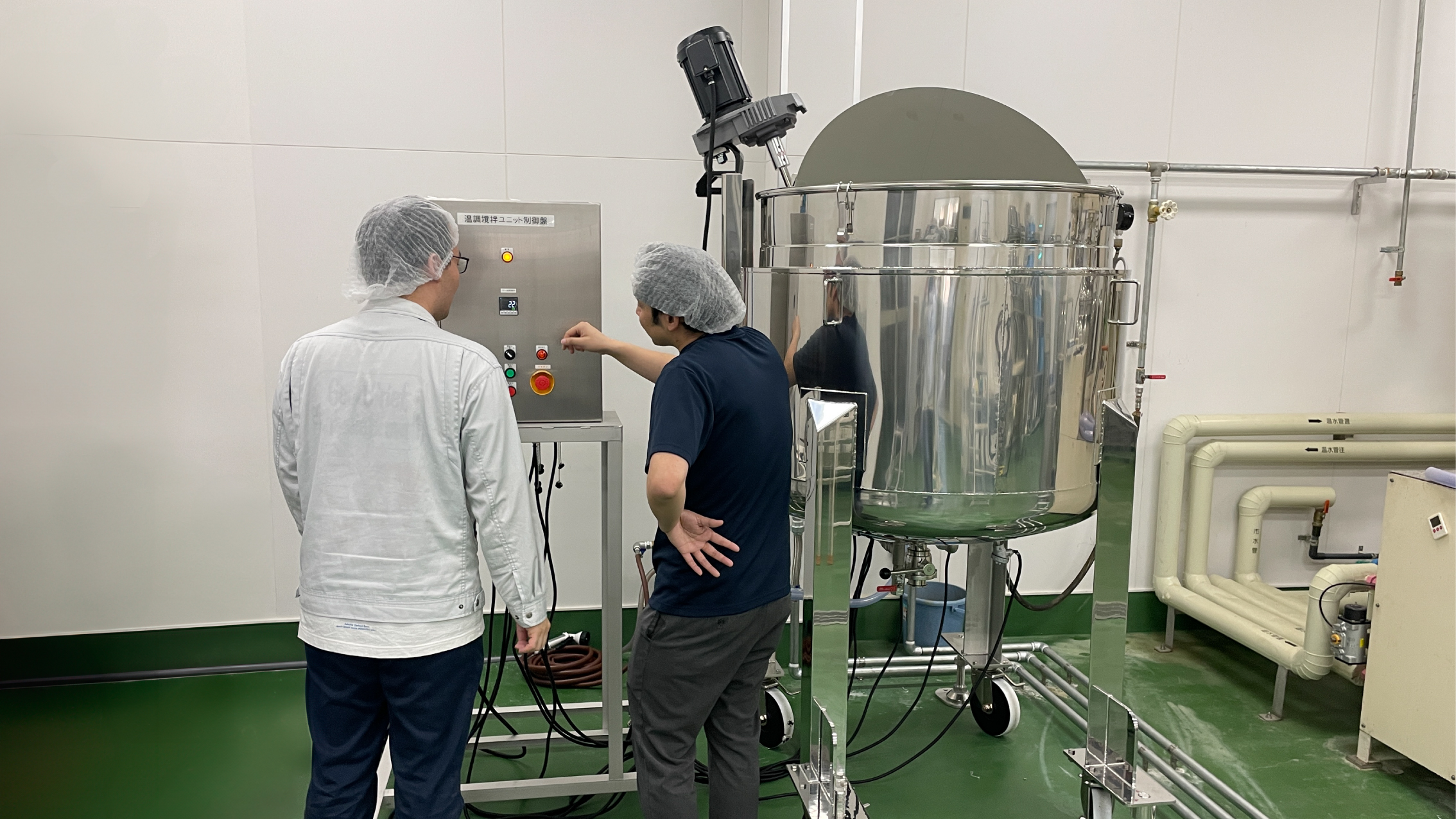 The 600L temperature-controlled mixing tank with control panel