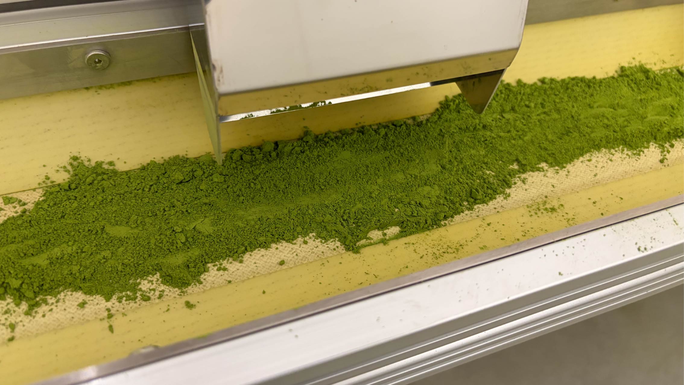 Matcha ground by the fine-grinding mills
