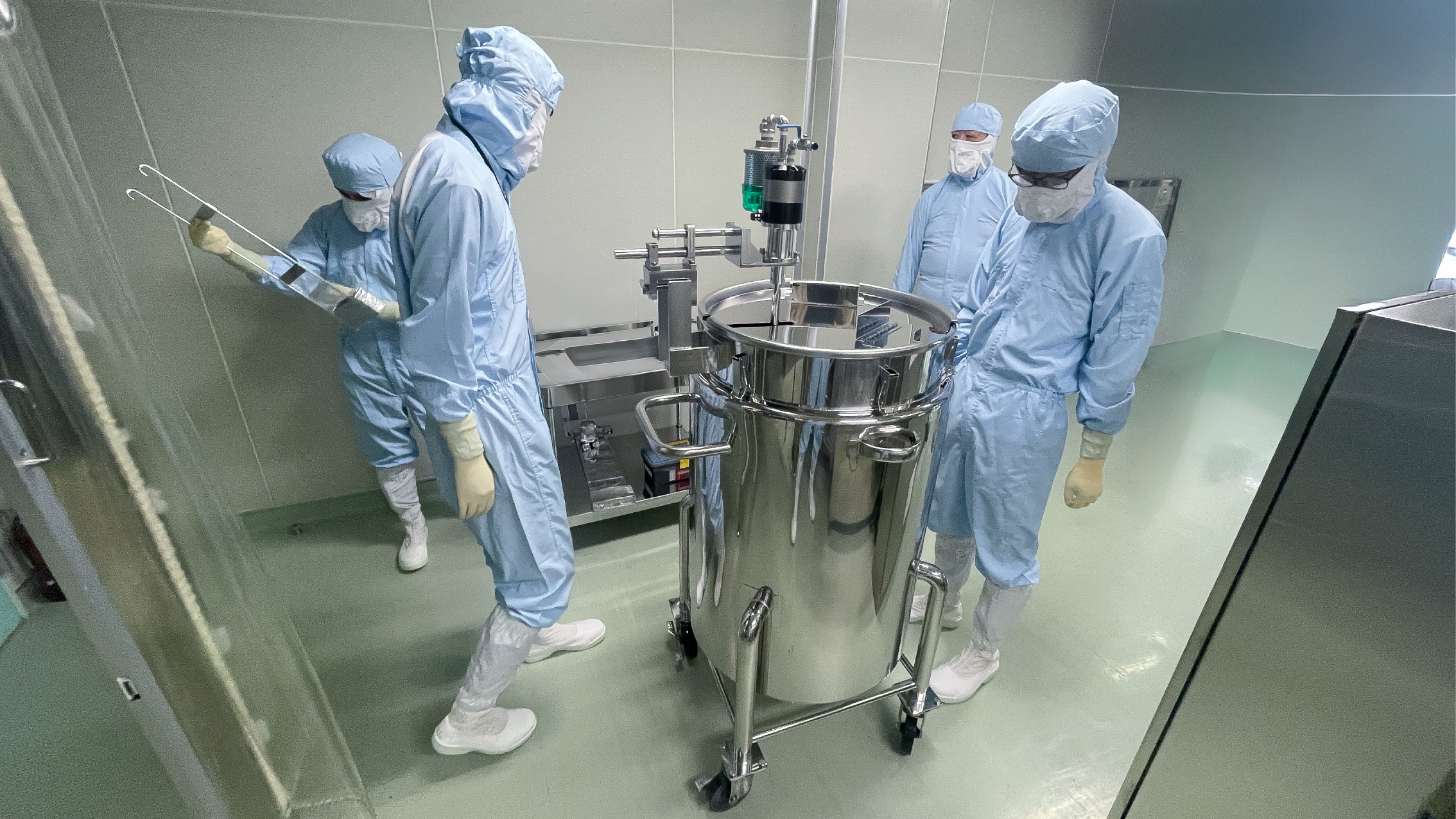 Pharmaceutical mixing tank installation site