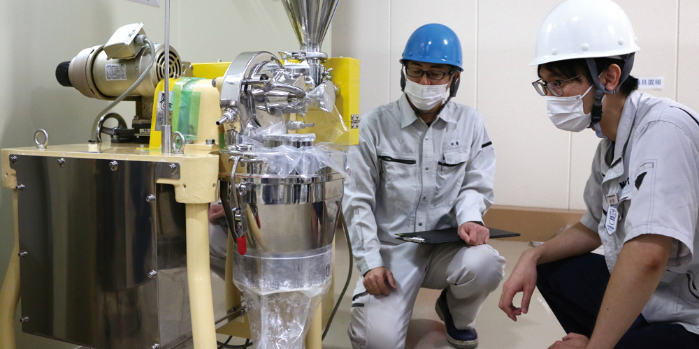 Interview scene with Fine Chemical Manufacturer Z Company